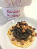 Tagliolini al nero di seppia con pesce spada e ceci