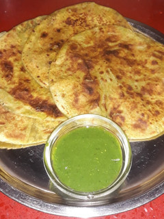 आलू का पराठा (Aloo ka paratha recipe in hindi) रेसिपी मुख्य फोटो