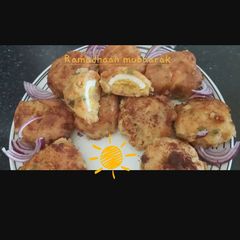 A picture of Boiled egg & vegg potatoes.