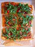 Pizza Prosciutto, funghi & rucola
