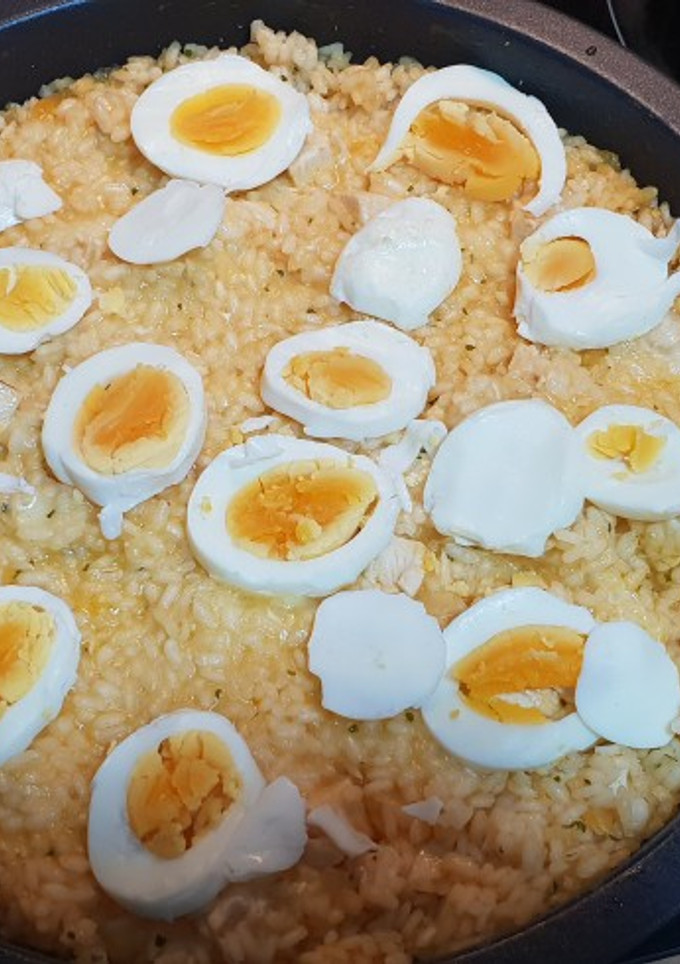 Una foto de Arroz con pollo y queso