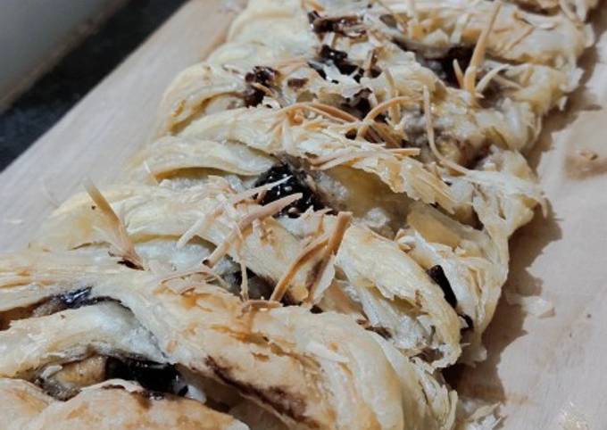 17. Strudel Pisang Coklat