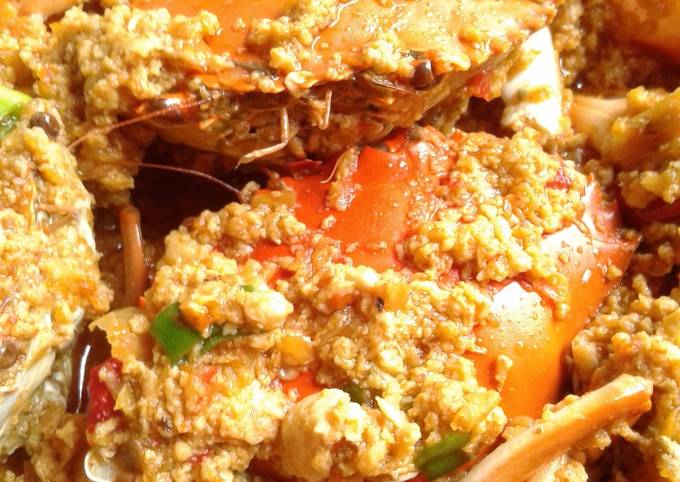 Kepiting sambal telur pedas manis dengan saos tiram