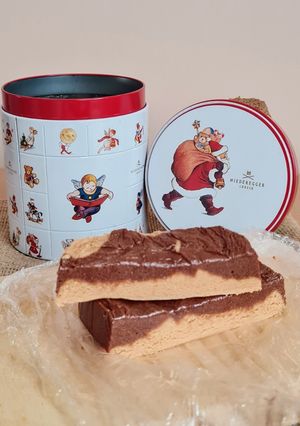 Una foto de Postre/turrón inspirado en Mantecol® 🎅 Postre de maní y miel, marmolado con cacao y sin cocción 🎅