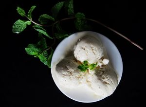 Hình của món KEM TƯƠI TỰ LÀM VỊ RUM NHO (không cần dùng máy).