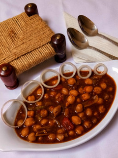 अमृतसरी पंजाबी छोले (Amritsari Punjabi chole recipe in Hindi) रेसिपी मुख्य फोटो