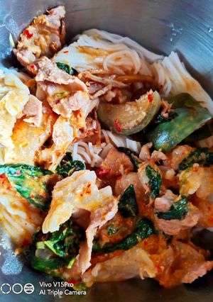 รูปของ เมนู แกงเผ็ดน้ำข้นเนื้อติดมันพุงปลาแซลมอน😋😋