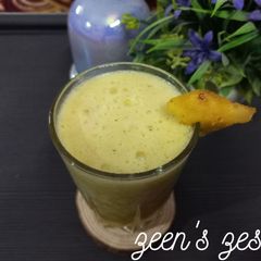 A picture of Pineapple Smoothie.