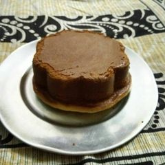A picture of Eggless,Ovenless Pineapple Sponge Cake.