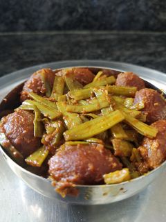 ગુવાર ઢોકળી નું શાક (Guvar Dhokli Shak Recipe In Gujarati) રેસીપી મુખ્ય ફોટો