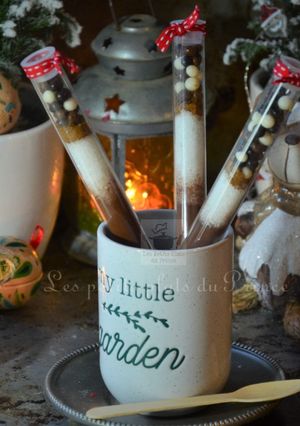 Une photo de Eprouvettes SOS chocolat chaud pour panier gourmand de Noël