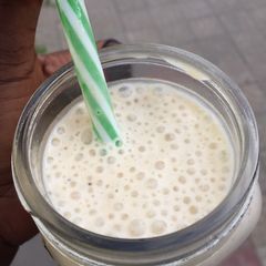 Banana smoothie A picture of Banana smoothie.