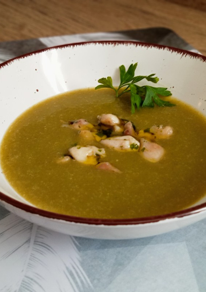 Una foto de Crema de judías con pollo