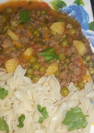 A picture of Macaroni & minced meat plus potatoes & peas Recipe.
