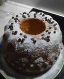Κέικ πορτοκαλιού με ζάχαρη άχνη και σταγόνες σοκολάτας! 🍊