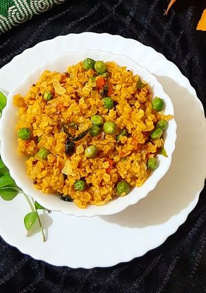 ওটস উপমা (Oats upma recipe in bengali) রেসিপির প্রধান ছবি