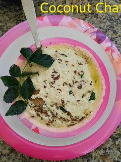સાઉથ ઇન્ડિયન કોકોનટ ચટણી (South Indian Coconut Chutney Recipe In Gujarati) રેસીપી મુખ્ય ફોટો
