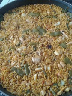 Una foto de Paella