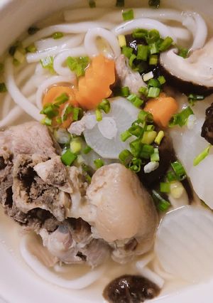 Hình của món Bánh canh giò heo nấm đông cô.