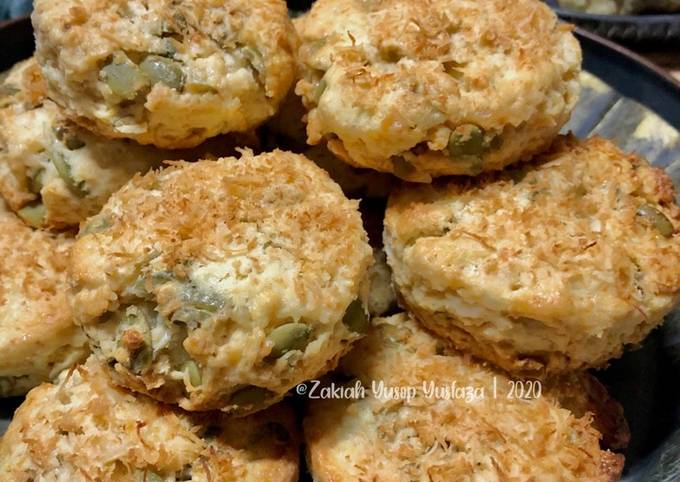 Coconut And Pumpkin Seeds Scones