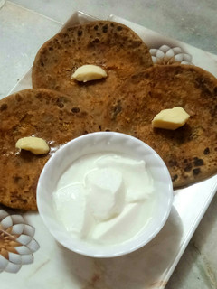પનીર બટર પરાઠા (Paneer Butter Paratha Recipe In Gujarati) રેસીપી મુખ્ય ફોટો