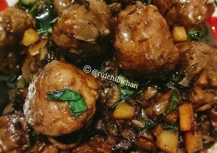  Resep  Semur  bakso kuah  oleh RUI Cookpad