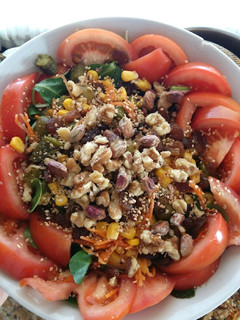 Una foto de Ensalada mixta con frutos secos