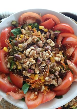 Una foto de Ensalada mixta con frutos secos