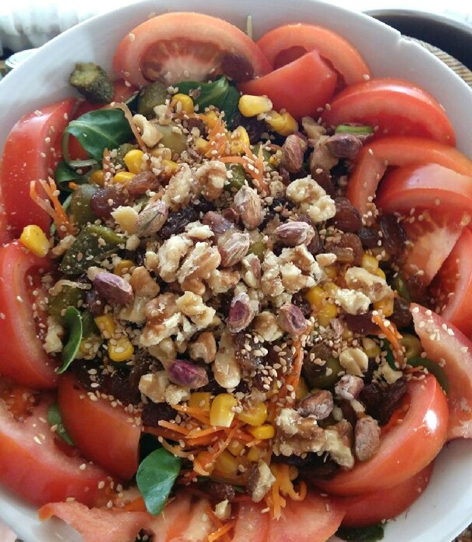 Foto principal de Ensalada mixta con frutos secos