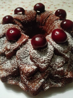 Una foto de Mi Bundt Cake con cerezas!!