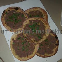A picture of Lahmajun.