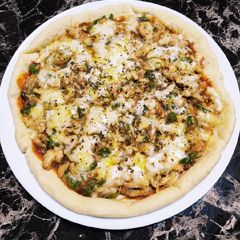 A picture of Pan pizza 🍕.