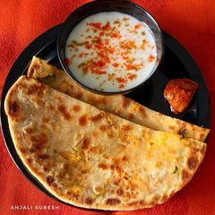 A picture of Paneer stuffed paranthas !!.