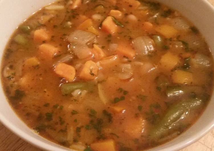 Sweet Potato &amp; White Bean Soup