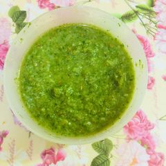 Green garlic coriander chutney A picture of Green garlic coriander chutney.