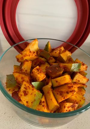 કાચી કેરીનું ઇન્સ્ટન્ટ અથાણું (Kachi Keri Instant Athanu Recipe In Gujarati) રેસીપી મુખ્ય ફોટો