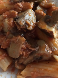 Una foto de Tortelloni con atún y con verduras