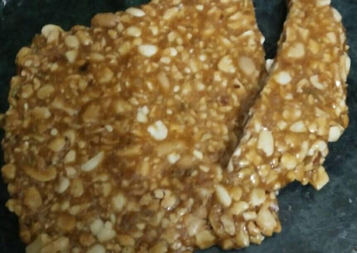 Gud ki chikki