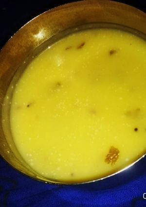 ગુજરાતી કઢી (Gujarati Kadhi Recipe In Gujarati) રેસીપી મુખ્ય ફોટો