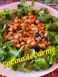 Salteado de verduras con garbanzos y canónigos
