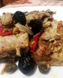 Filetti di Pesce Castagna al Forno con Peperoni, Olive Nere e Capperi