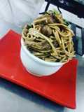 Nyu Jou Tsao Mien (macarrão frito com carne)
