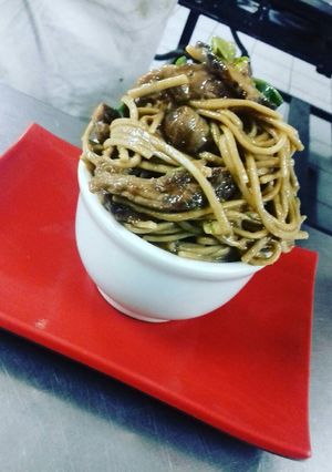 Foto de Nyu Jou Tsao Mien (macarrão frito com carne)
