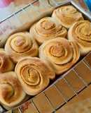 Bánh mì cuộn bơ đường