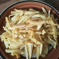 A picture of Banana and potatoes chips.