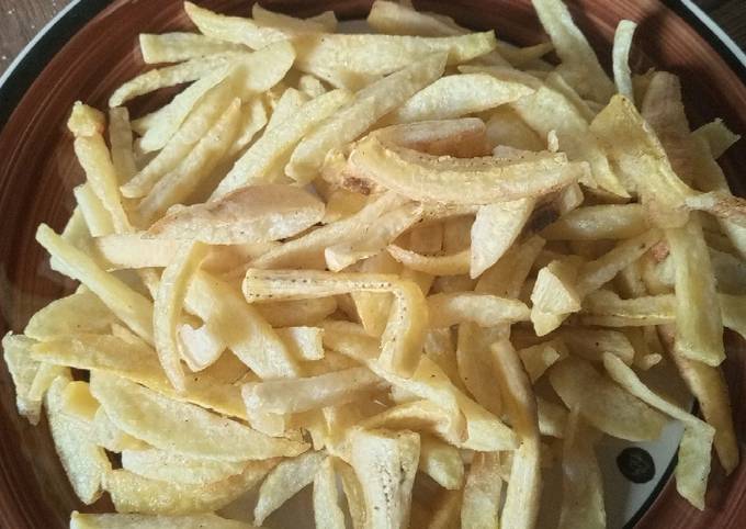 Banana and potatoes chips