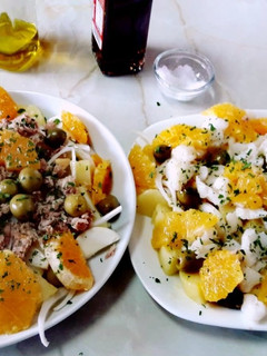 Una foto de Ensalada malagueña con atún o con bacalao