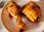Una foto de pollo campo al horno