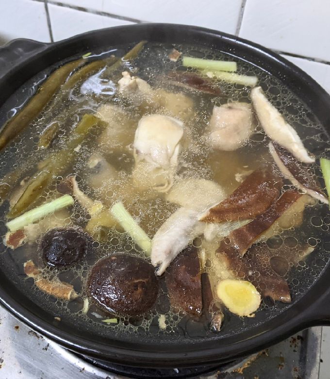 剝皮辣椒雞湯 的食譜成品照片