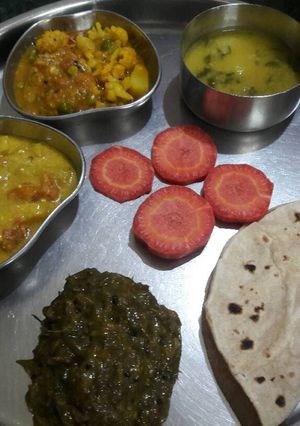 A picture of Healty lunch/muli bhtaa ki khtii sabji.